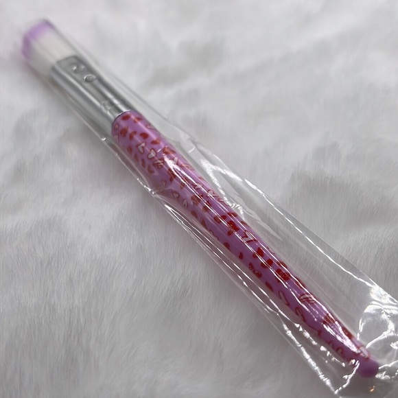 SLMissGlam Pink Doodle Heart Angled Blush Brush B05 - Picture 3 of 3